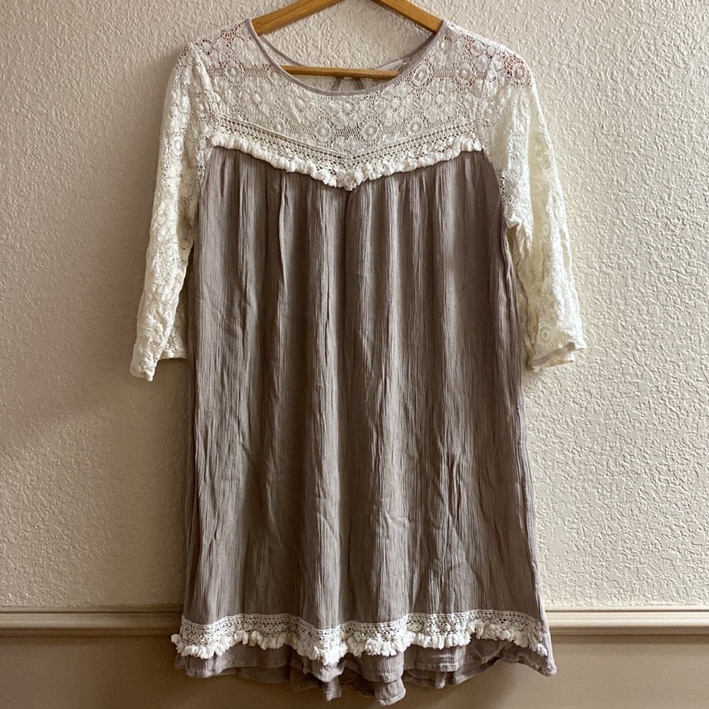 ALTAR’D State tan and cream crepe and lace boho 3/4 sleeve mini dress